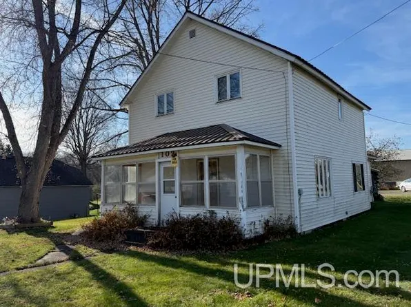 102 Bates St, Crystal Falls, MI 49920