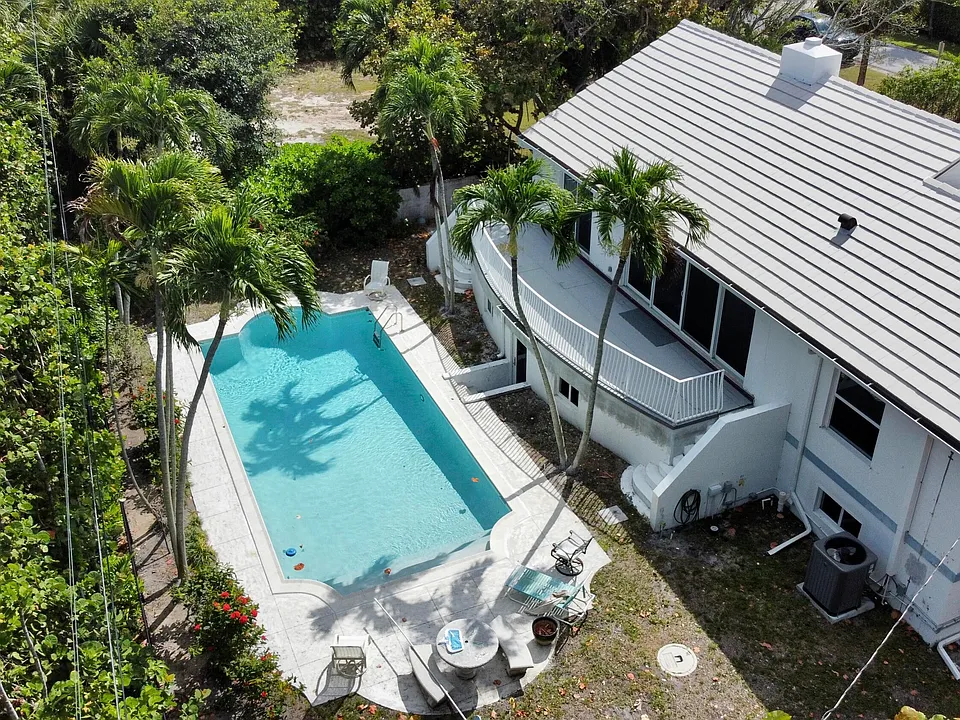 115 Dolphin Rd