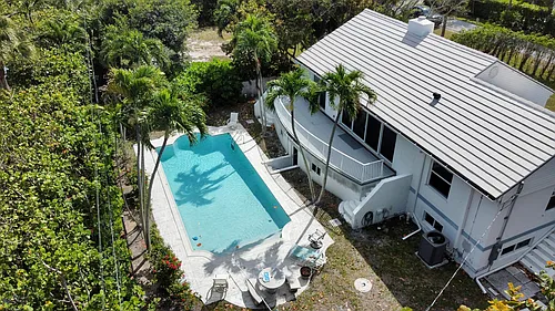 115 Dolphin Rd Photo 1