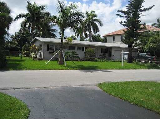 105' of waterfront (lot & 1/2)