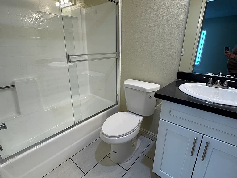 10911 Rochester Ave #103 — Photo 11