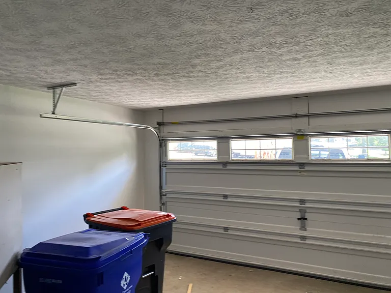 560 Academy Dr — Photo 9