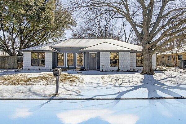 1st image of 4016 Medina Dr