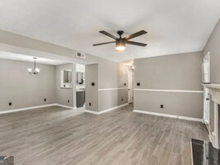 9432 Cypress Ln — Photo 5
