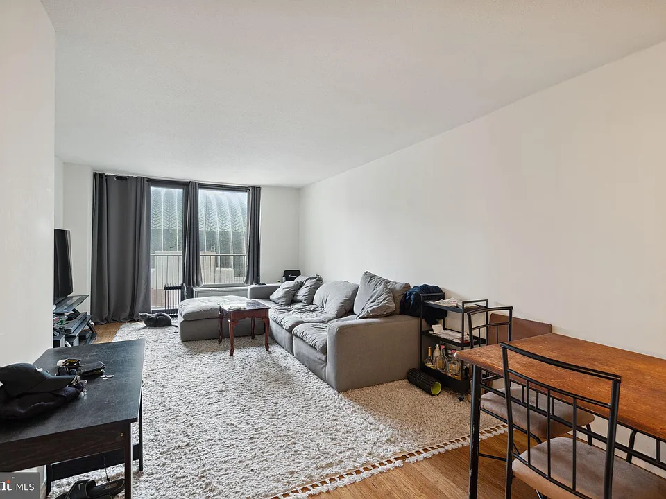 1420 Locust St #8O