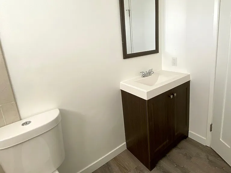 4457 Whitman Ave N — Photo 21
