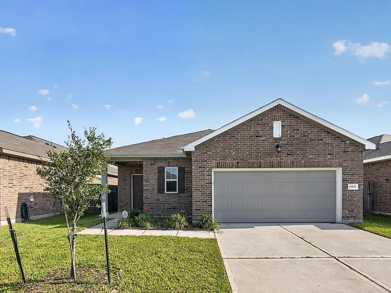 13435 Wembley Heights Dr — Photo 1