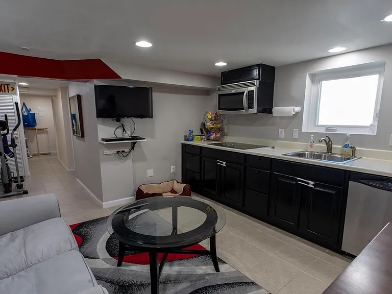 5001 Apache St — Photo 10
