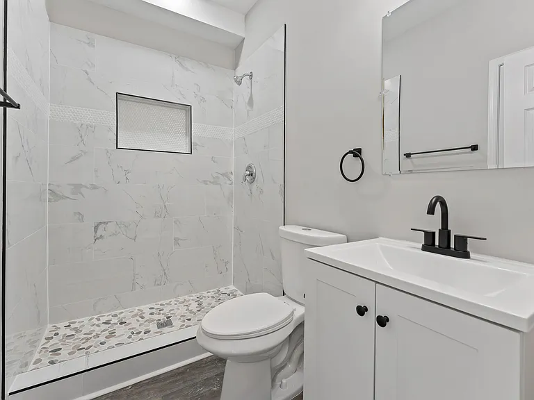 Dolphin St — Photo 3