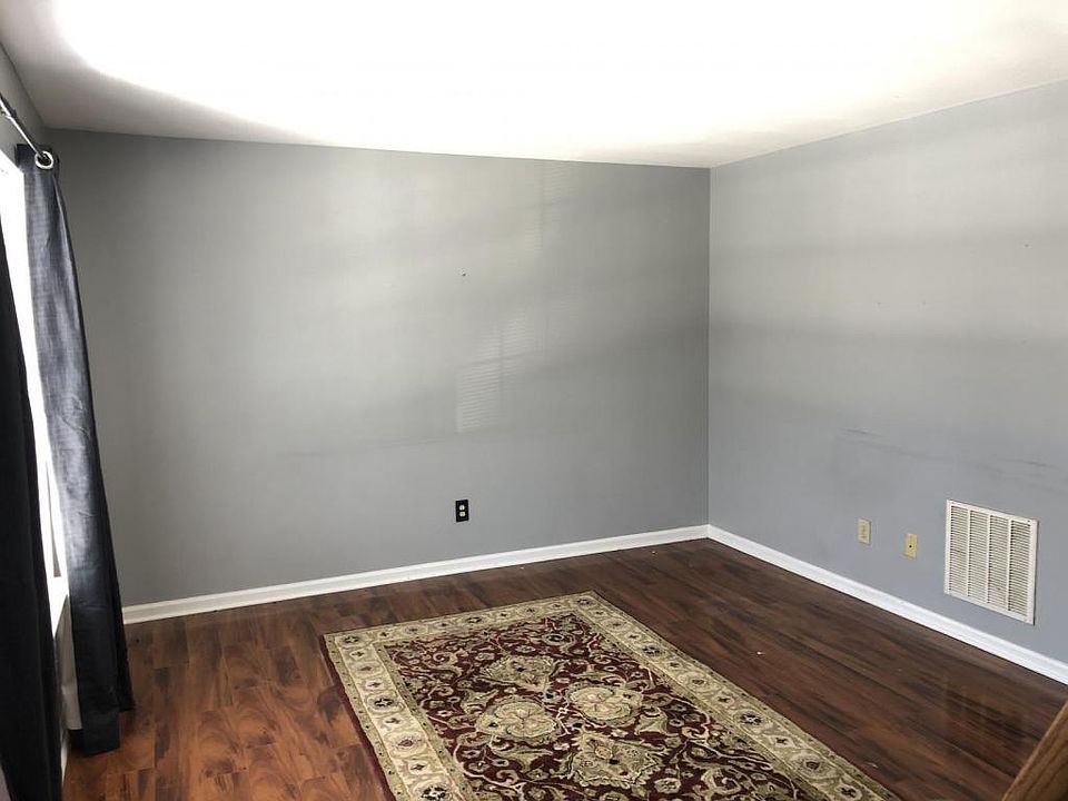 2nd image of 224 Garnet Dr