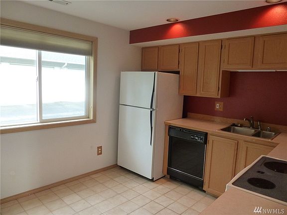 5th image of 3315 133rd St SW APT 103