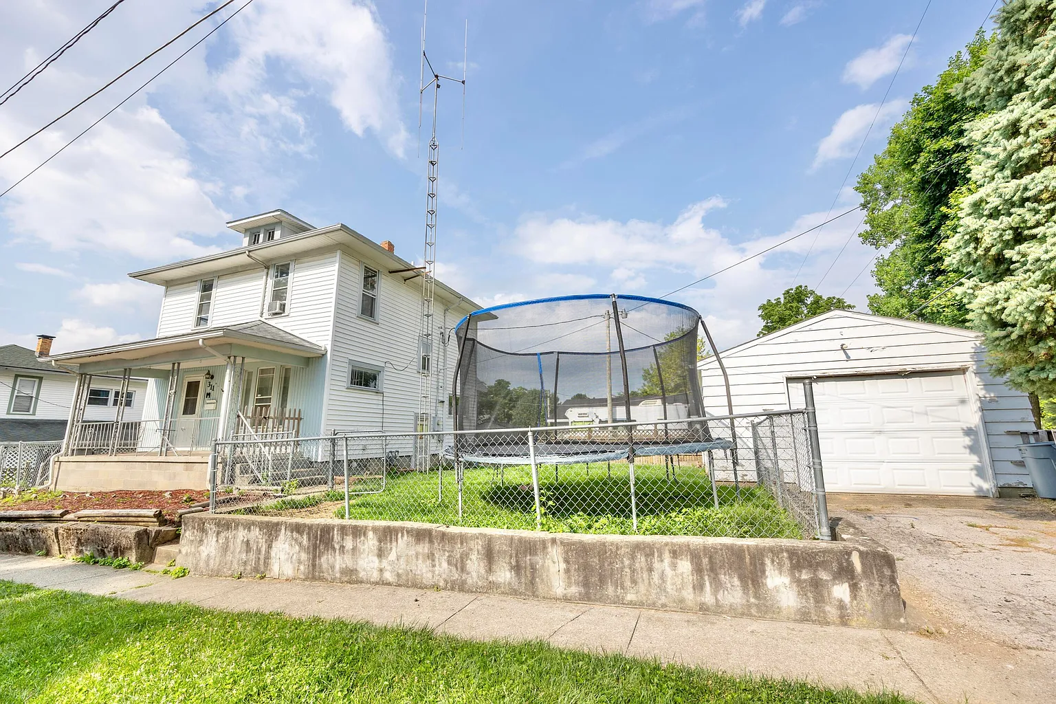 311 Green St photo 1