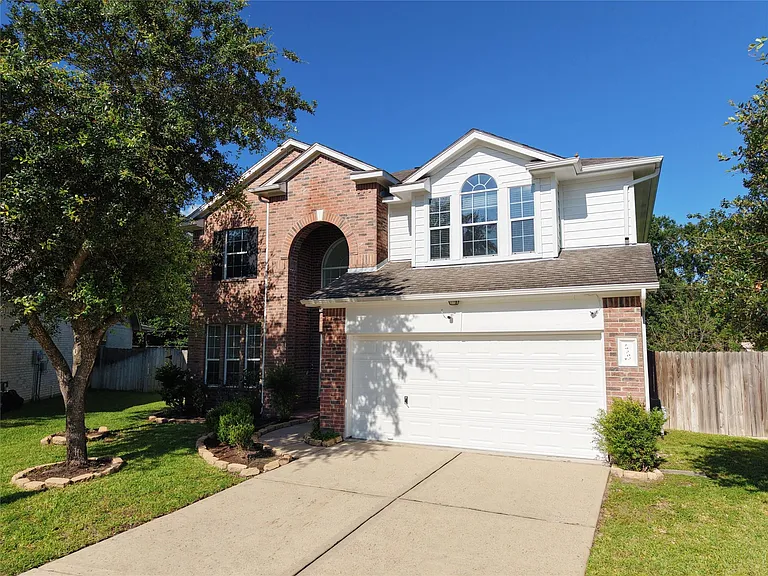 19202 Dickson Park Dr — Photo 1