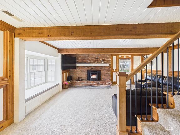 4th image of 1747 W Central Rd