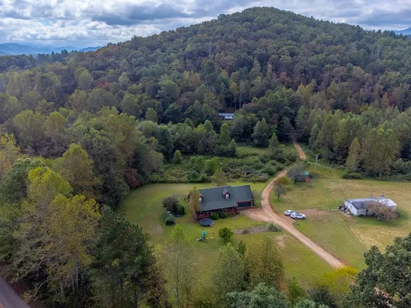 36 & 29 Halfway Back Ln, Franklin, NC 28734
