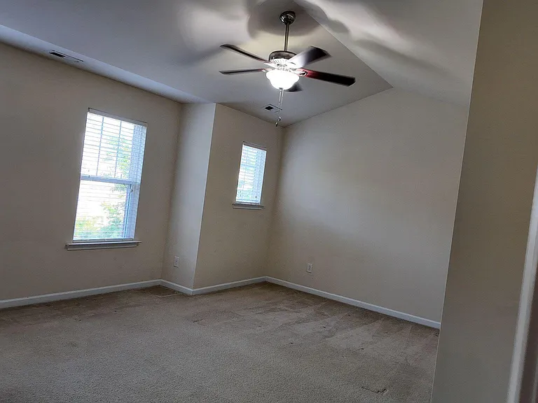 1113 Garden Square Ln — Photo 6