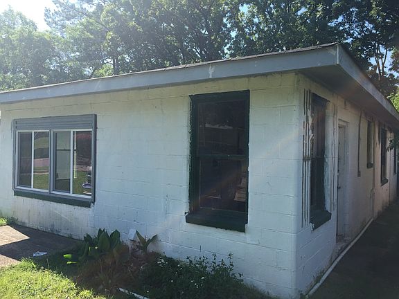 3rd image of 3643 Elon St