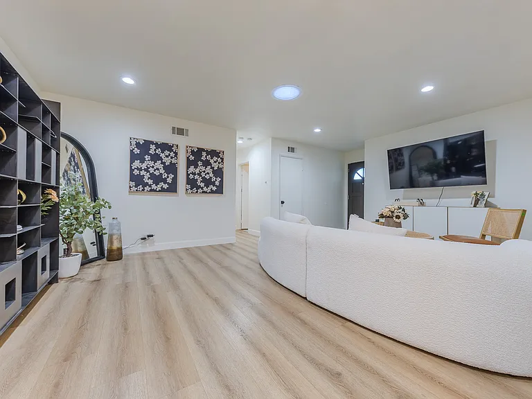 2503 Sierra Leone Ave — Photo 10