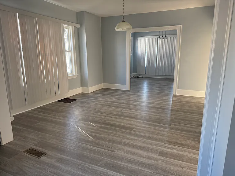 613 Plymouth Pl #1 — Photo 6