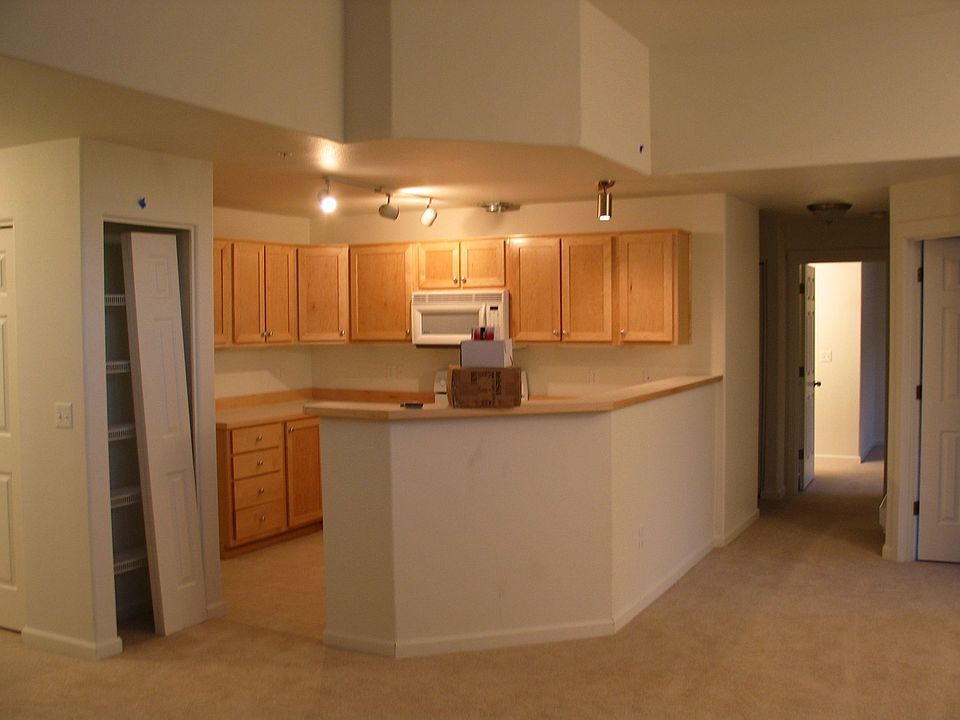 2nd image of 13702 SW Hall Blvd APT 5