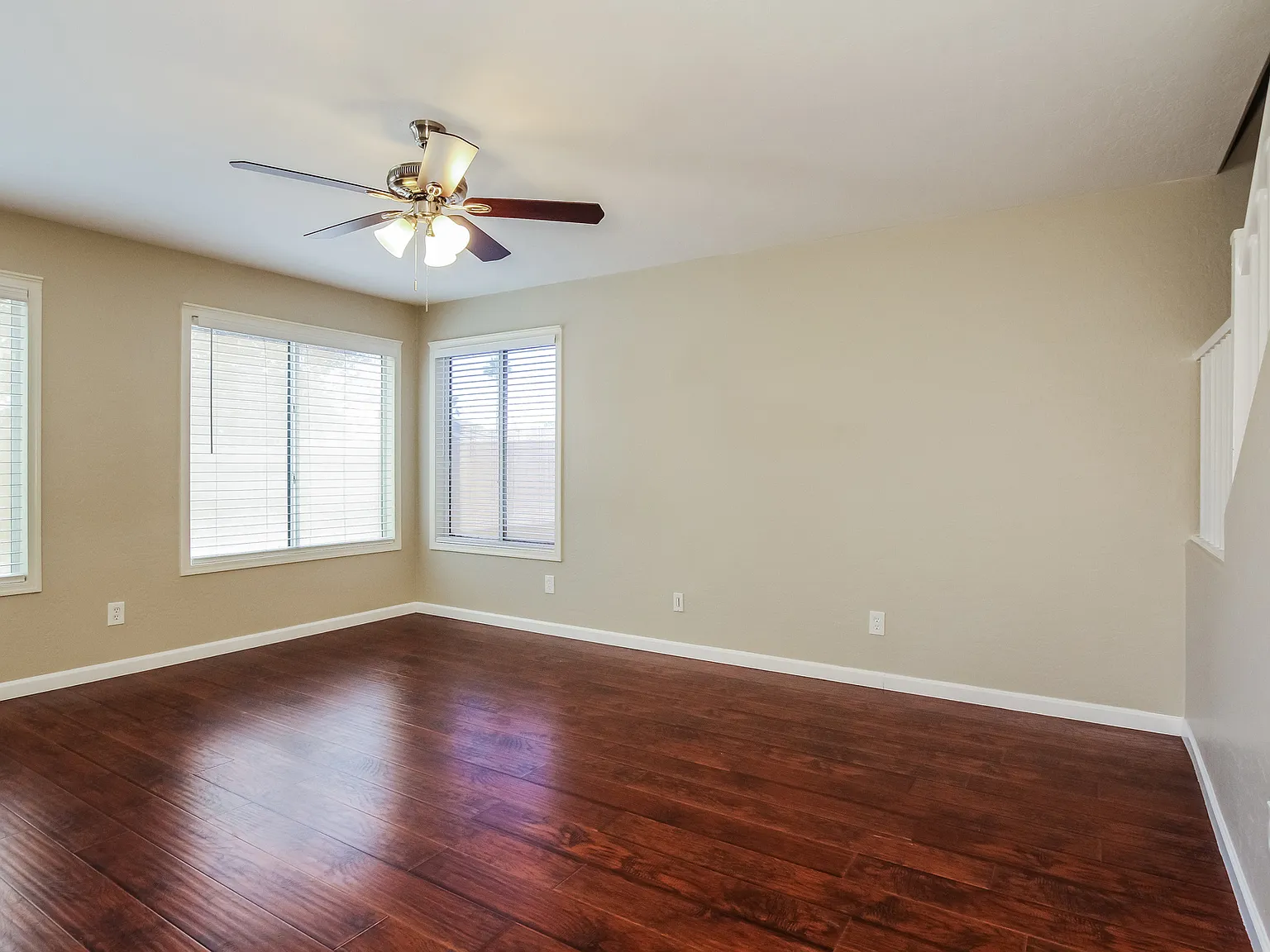 4 bed, 2.5 bath, 2285 sqft, $2,265 — Photo 2