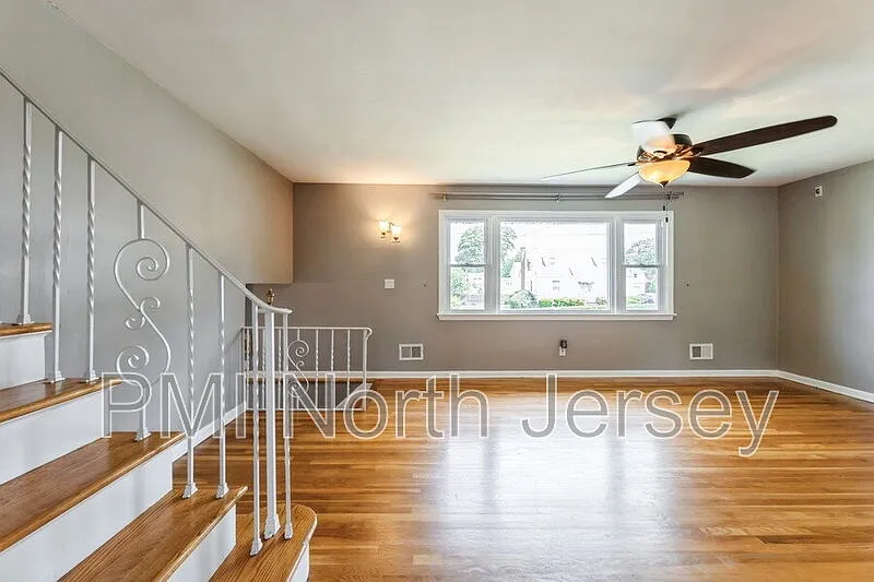 3 bed, 2.0 bath, $4,100 — Photo 4