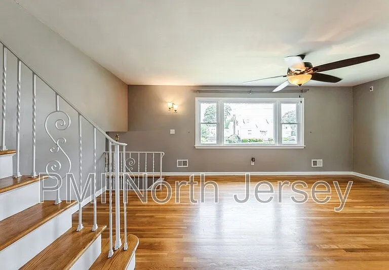 150 Pleasant Ave — Photo 4