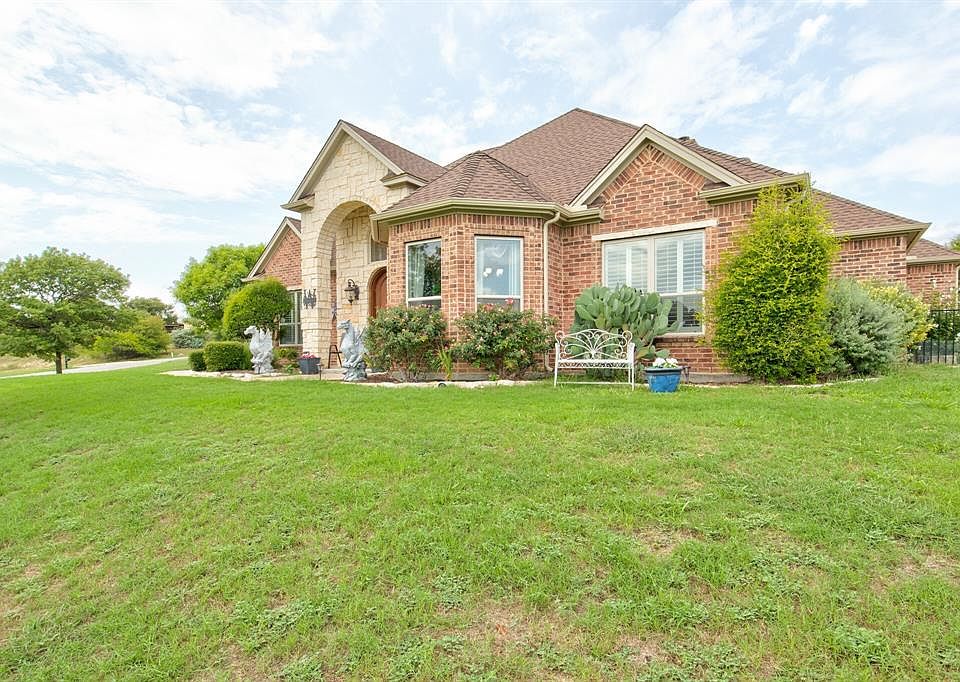 1st image of 105 Branch Hollow Ln