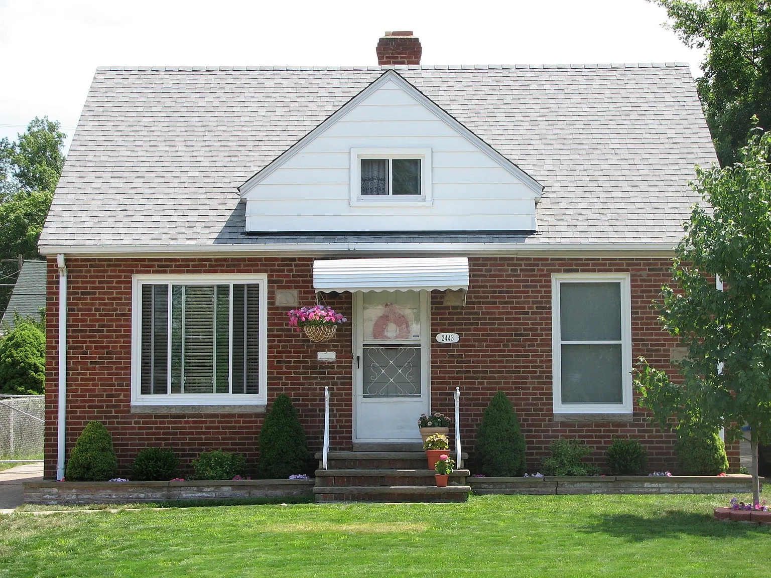 2443 Fortune Ave photo 1