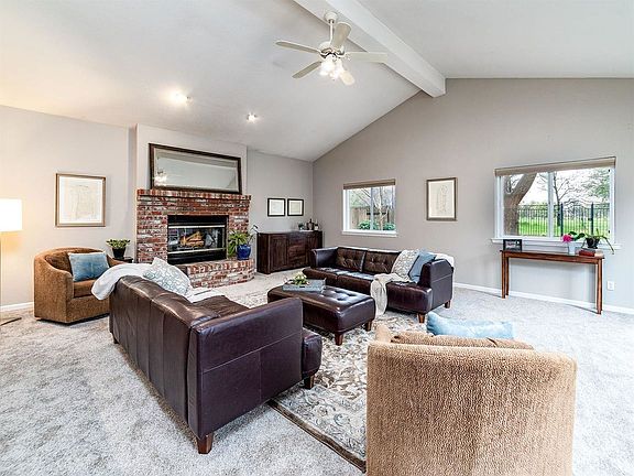 4th image of 9067 Leatham Ave