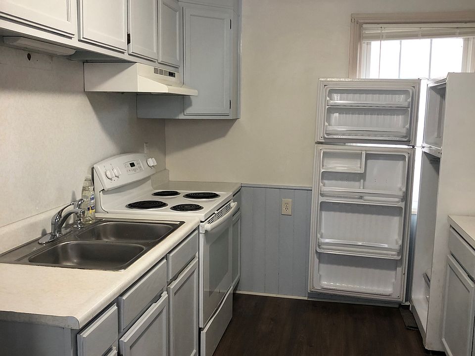 2nd image of 109 W Main St APT B