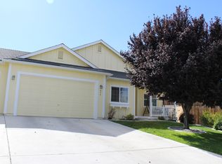 975 Aster Ln, Fernley, NV
