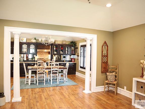 5th image of 250 Creekbend Dr