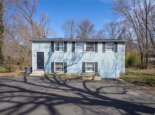 329 Old Town Rd, East Setauket, NY 11733