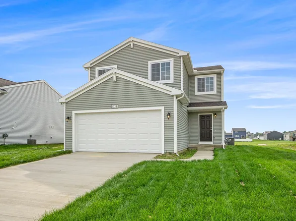 8660 Honey River Dr, Fowlerville, MI 48836