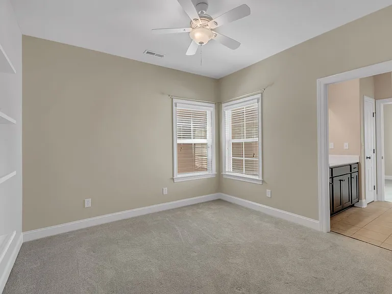 Cozy second bedroom