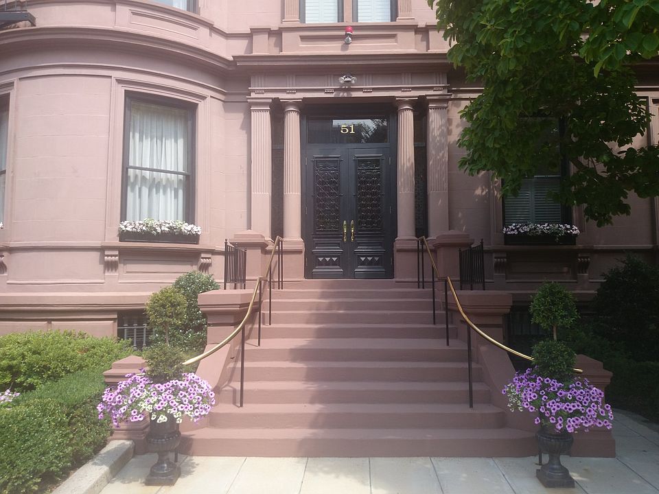 2nd image of 49-51 Commonwealth Ave
