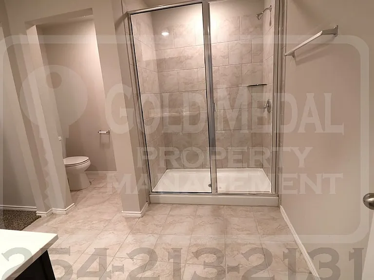 5004 Karen Green Dr — Photo 11