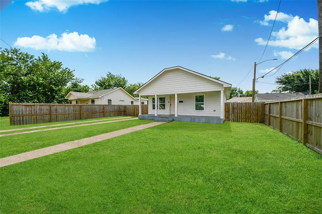2 bed, 1500 sqft, $1,600 — Photo 3