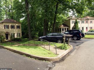 124 Rue Charmille Rd, Fort Washington, PA 19034