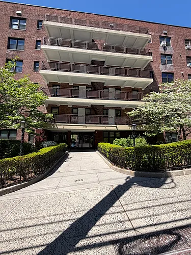 265 North Broadway Photo 1