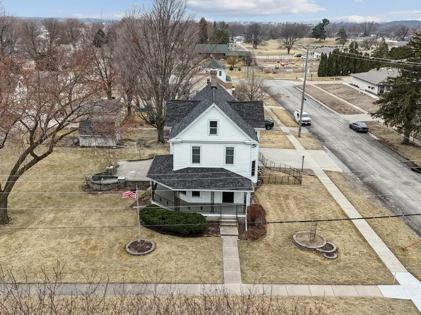 1221 6th Ave, De Witt, IA 52742