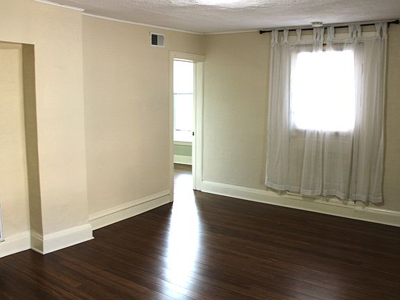 4th image of 636 Atwood St NE APT 2