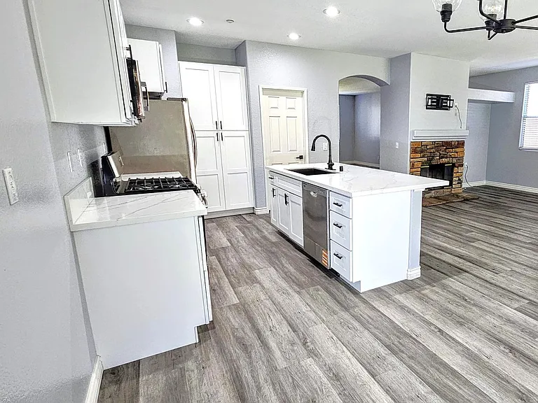 17371 Redmaple St — Photo 7