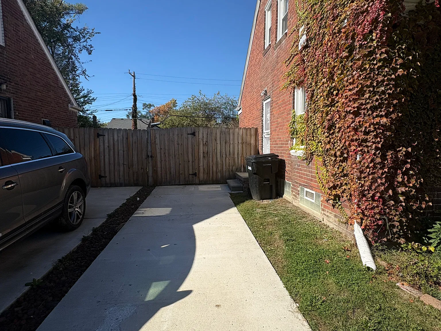 2 bed, 1.5 bath, $1,100 — Photo 2