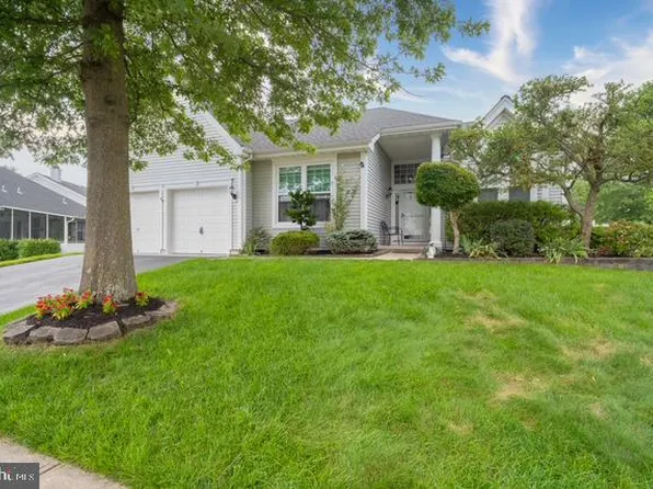 11 Jumping Brook Ln, Barnegat, NJ 08005