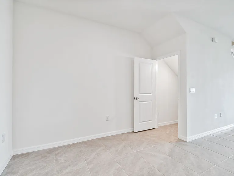 5679 English Oak Ln — Photo 22