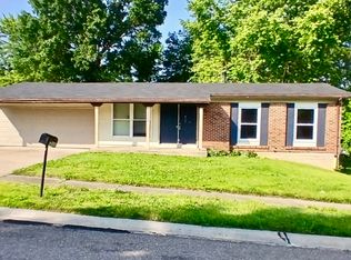 12111 La Padera Ln, Florissant, MO 63033