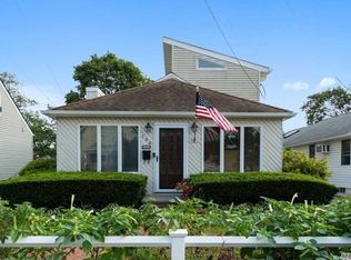700 Arlington Ave, Baldwin, NY 11510
