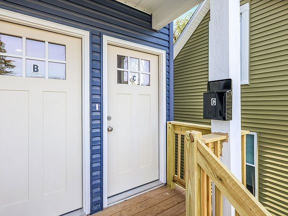 4th image of 921 Bellows Ave #B